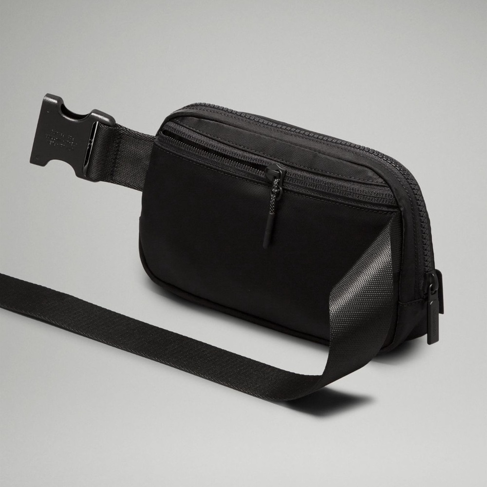Lululemon Belt Bag - Picture 4 of 7